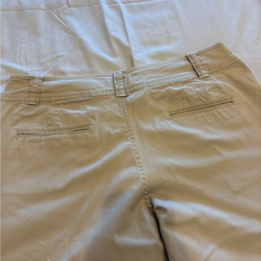 Crazy Shirt Beige Cropped Pants - Picture 3 of 4
